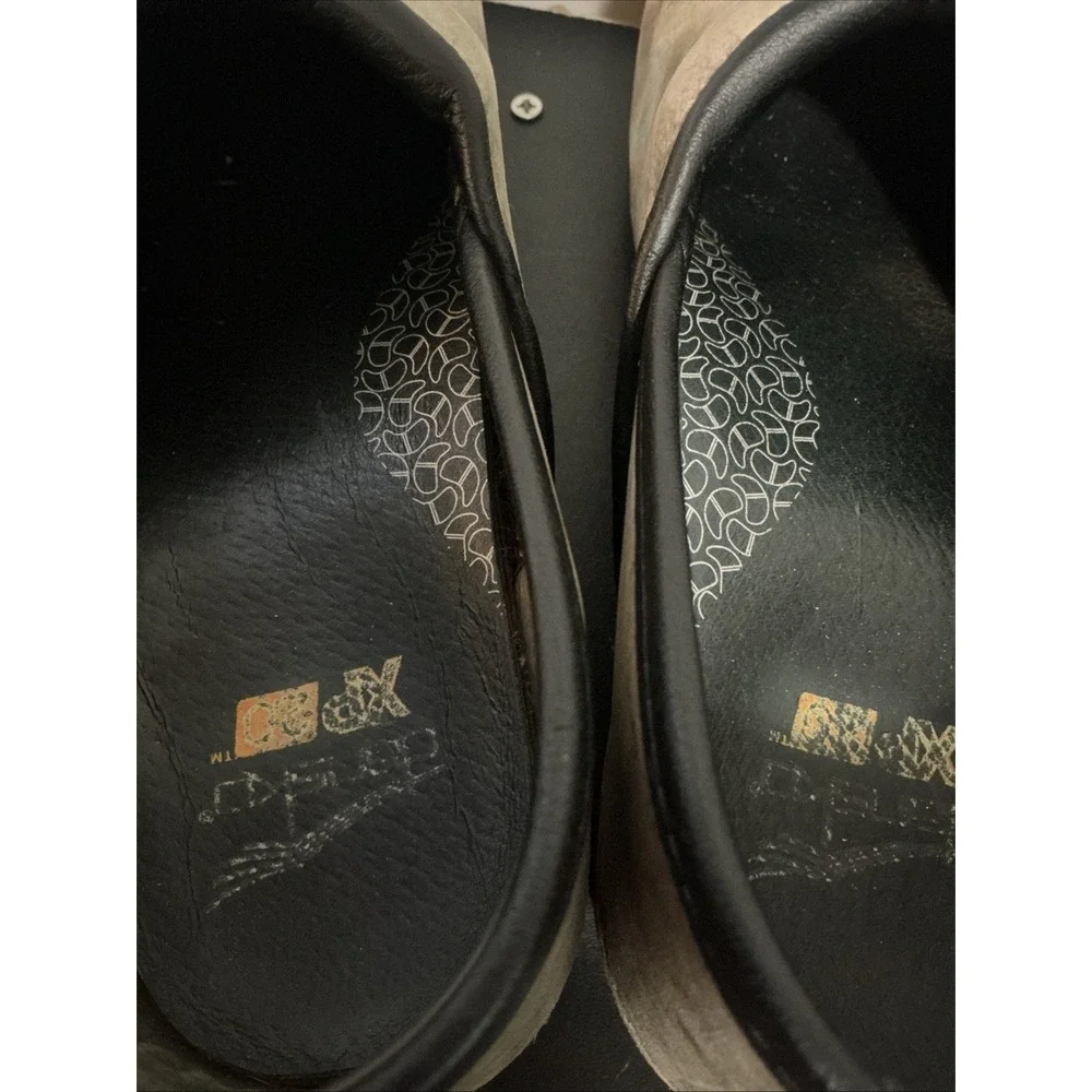 dansko xp 2.0 Gray Suede Clogs 38 Worn